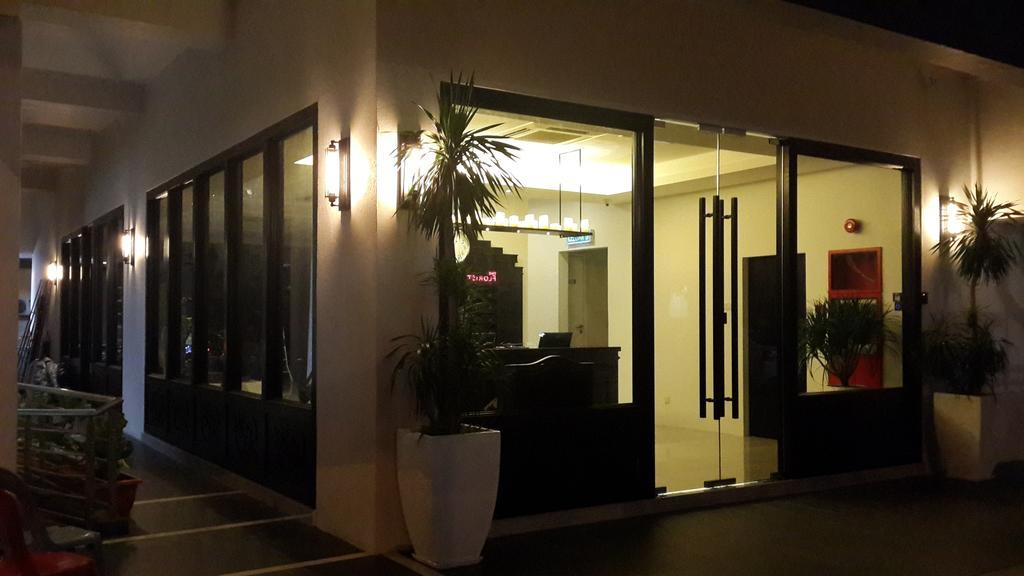 פטלין ג'איה Manhattan Business Hotel Damansara Perdana מראה חיצוני תמונה