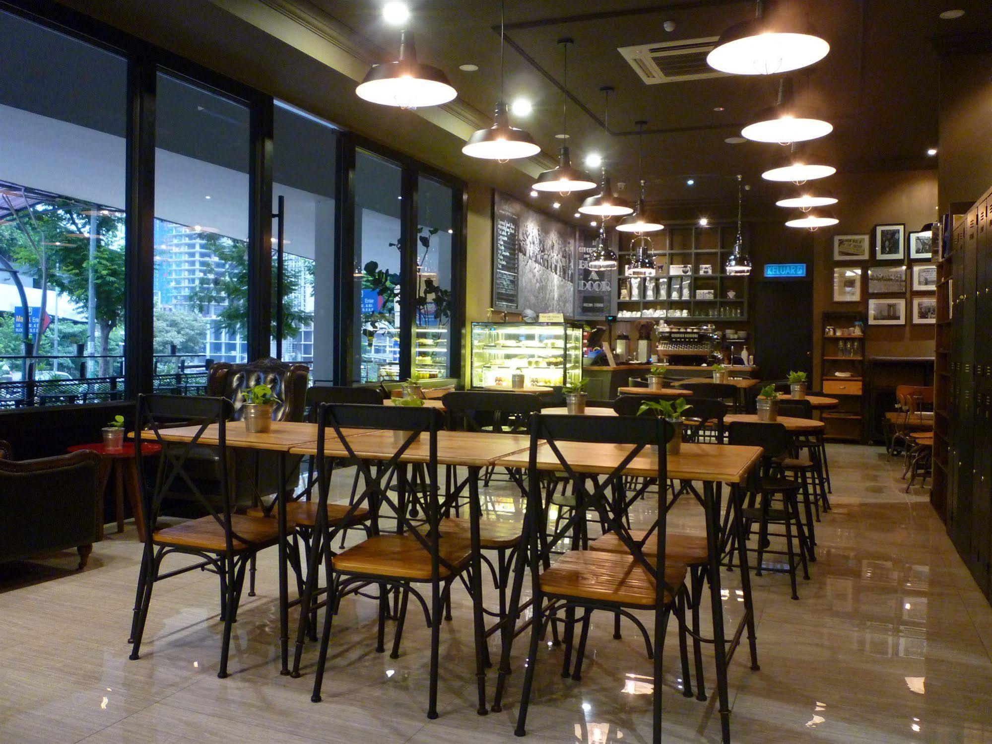 פטלין ג'איה Manhattan Business Hotel Damansara Perdana מראה חיצוני תמונה