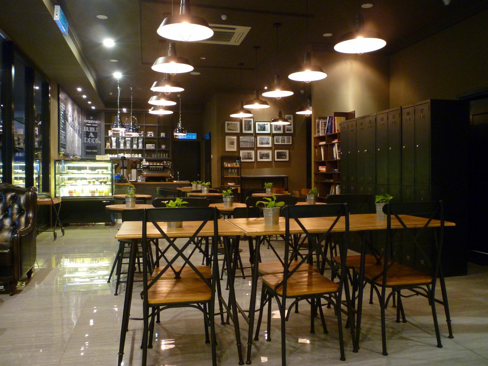 פטלין ג'איה Manhattan Business Hotel Damansara Perdana מראה חיצוני תמונה